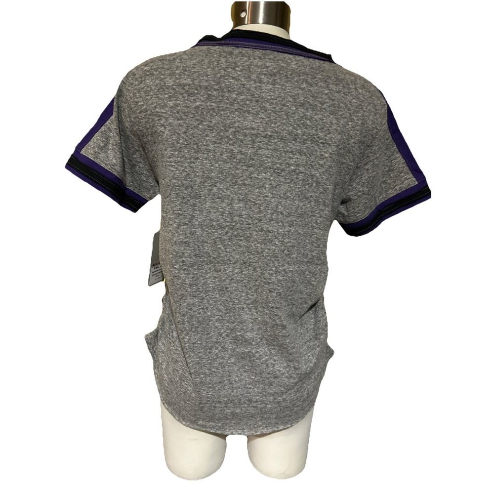 NEW Washington Huskies Colosseum Athletics Distressed Tee Shirt Women's M - Picture 8 of 10